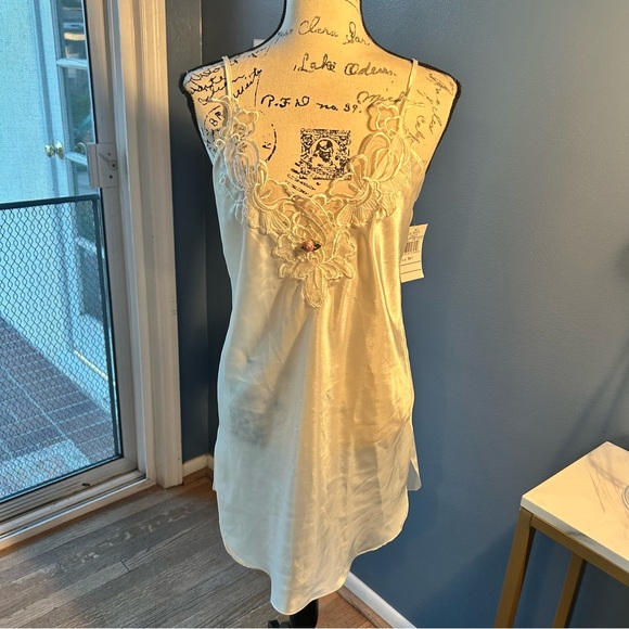 california dynasty Other - california dynasty slip nightgown